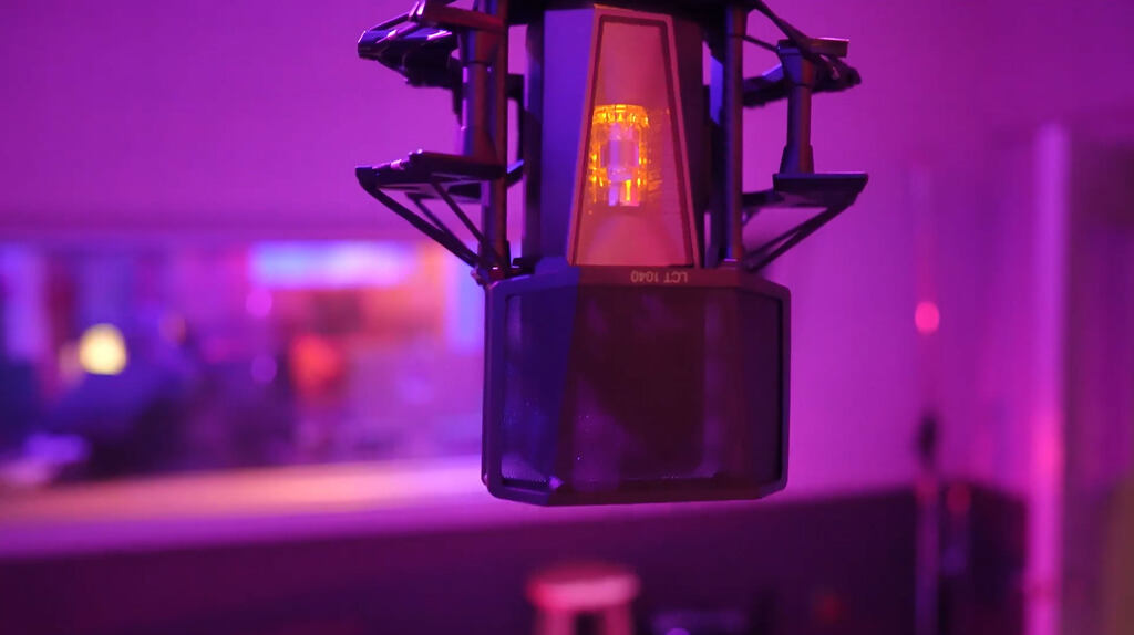 LCT 1040 in Sound Factory studio