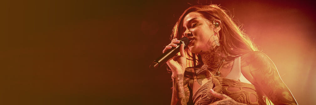 Kehlani using MTP W950