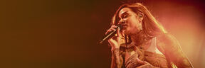 Kehlani using MTP W950