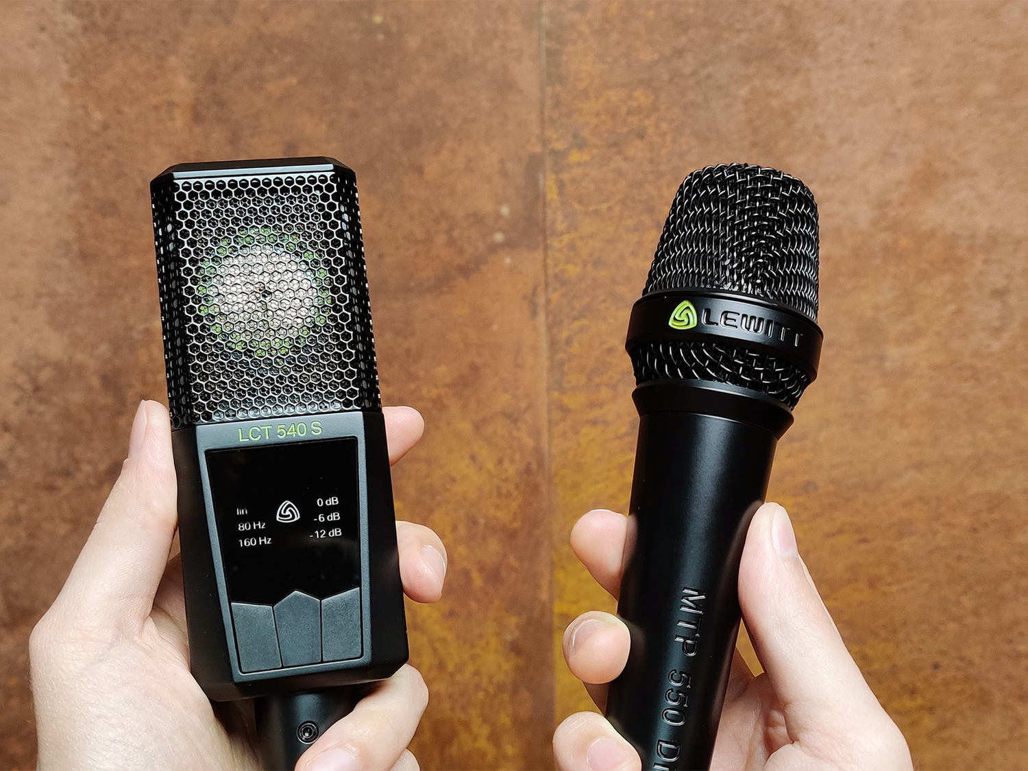 What is the Difference Between Dynamic and Condenser Microphones