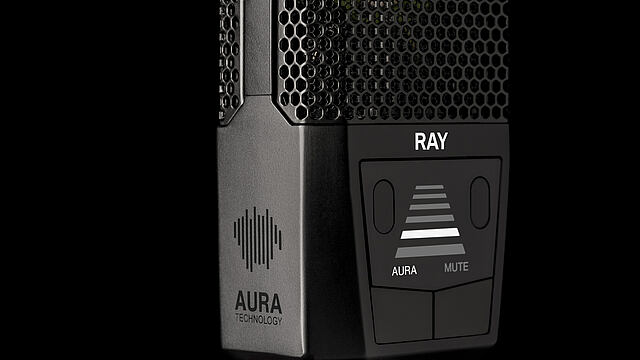 RAYマイク前面の「AURA」センサー。LEDにより現在の距離を示す。