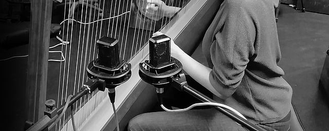 Recording harp with the LCT 440 PURE in a home recording setup