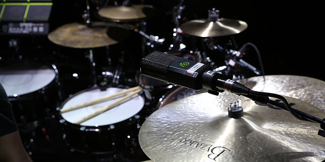 This image shows the DTP Beat Kit Pro 7 on a drum kit