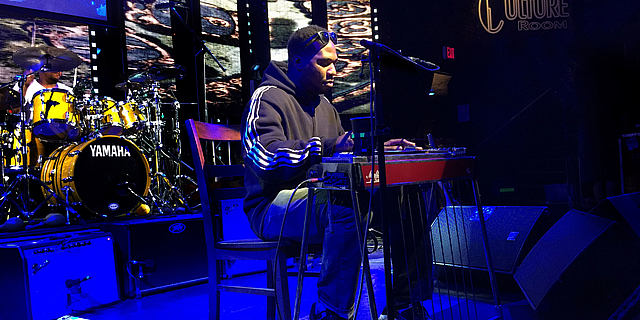 Robert Randolph uses the LEWITT MTP 550 DM reference live performance vocal microphone