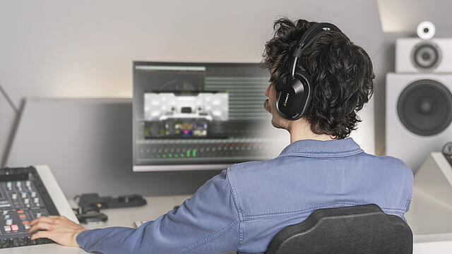LEWITT wireless headphones for mixing