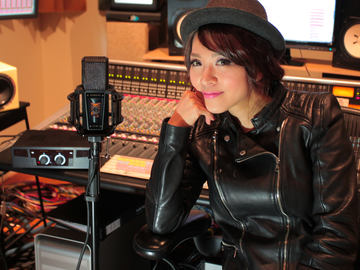 Rie Tsuji with her LCT 940 reference condenser FET studio mic