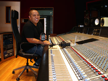 Supa Dups in studio with his DGT 650 reference USB Microphone