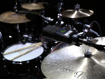 This image shows the DTP Beat Kit Pro 7 on a drum kit