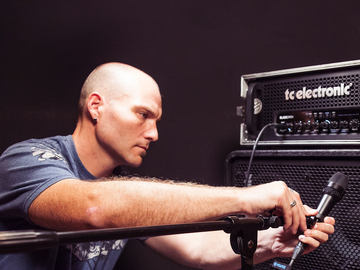 Erik Reichers using LEWITT reference studio microphones