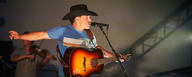 Aaron Watson using the MTP 940 CM condenser vocal mic on stage